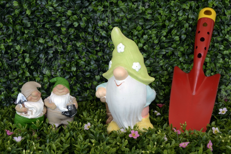 jardinerie-RAYOL CANADEL SUR MER-min_garden-gnome-1404358